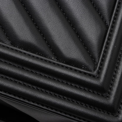 Chanel Chevron Lambskin New Medium Boy Bag (SHF-KOMM25)