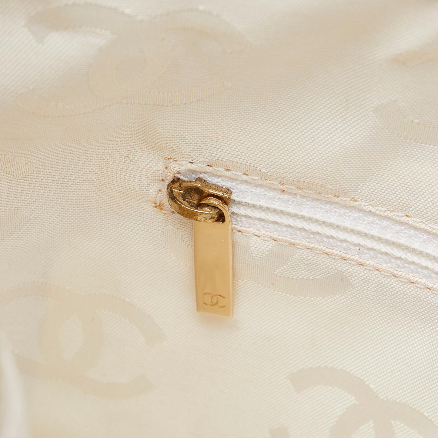 Chanel Choco Bar Fold-Over Satchel (SHG-7erKF6)