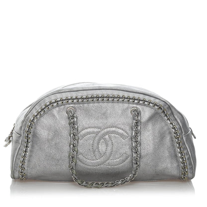 Chanel Luxe Ligne Leather Handbag (SHG-32626)