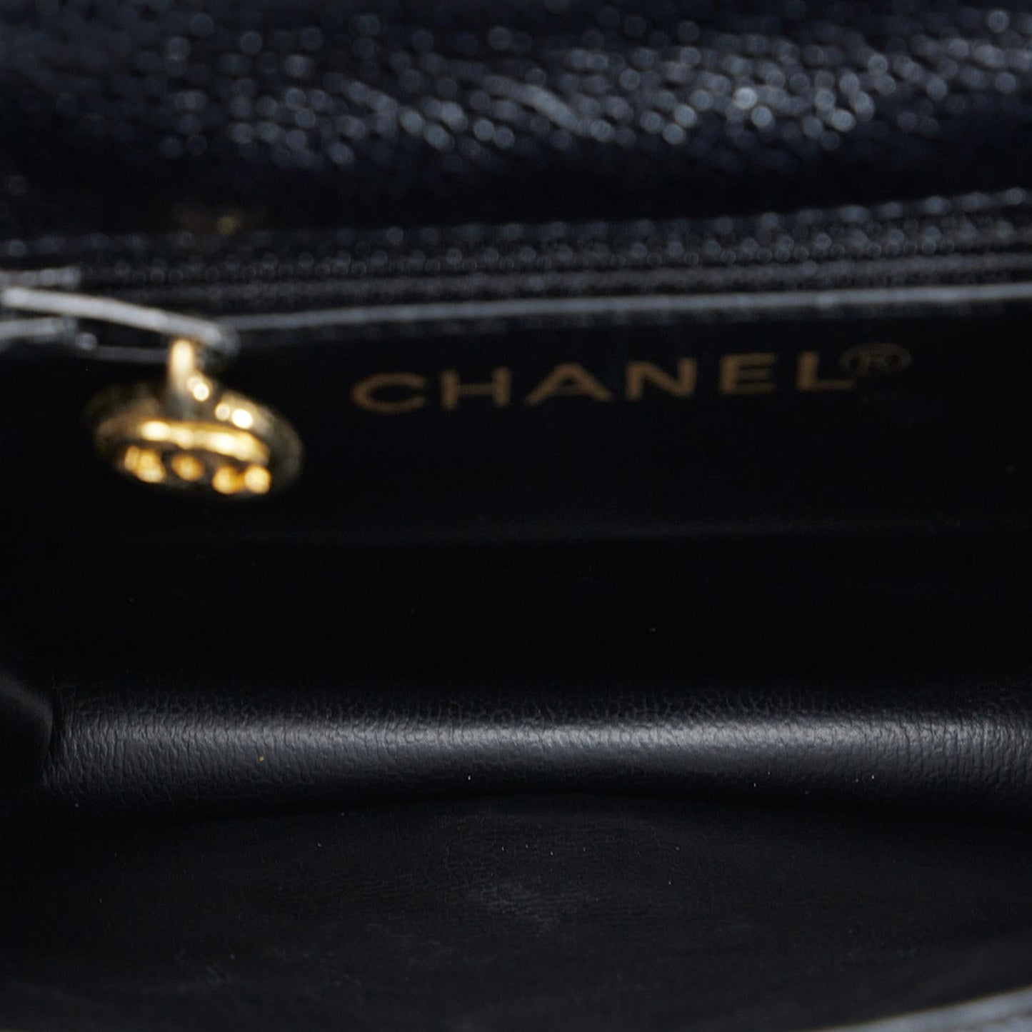 Chanel Matelasse Caviar Belt Bag (SHG-5HLic8)