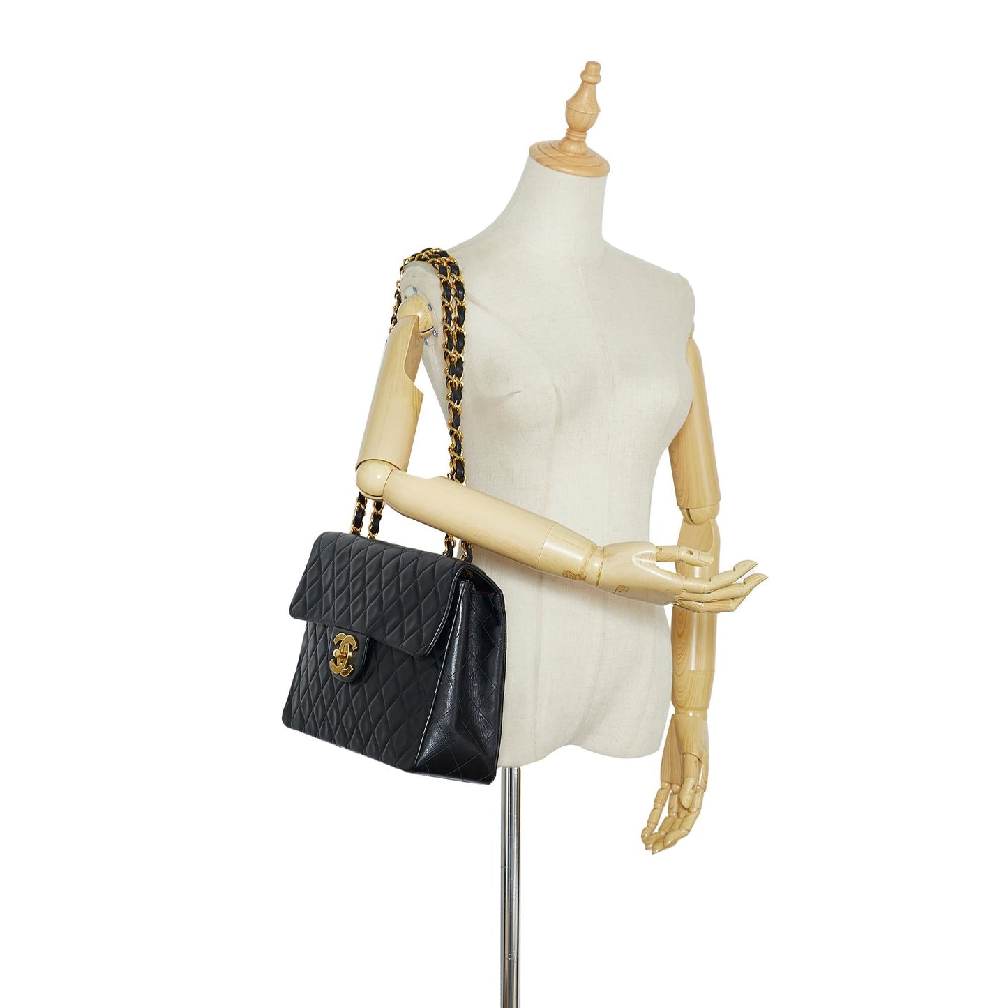 Chanel Maxi Classic Lambskin Single Flap (SHG-75P0CA)