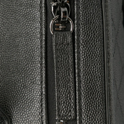 Chanel Medium CC Filigree Caviar Vanity Case (SHG-JLPrCU)