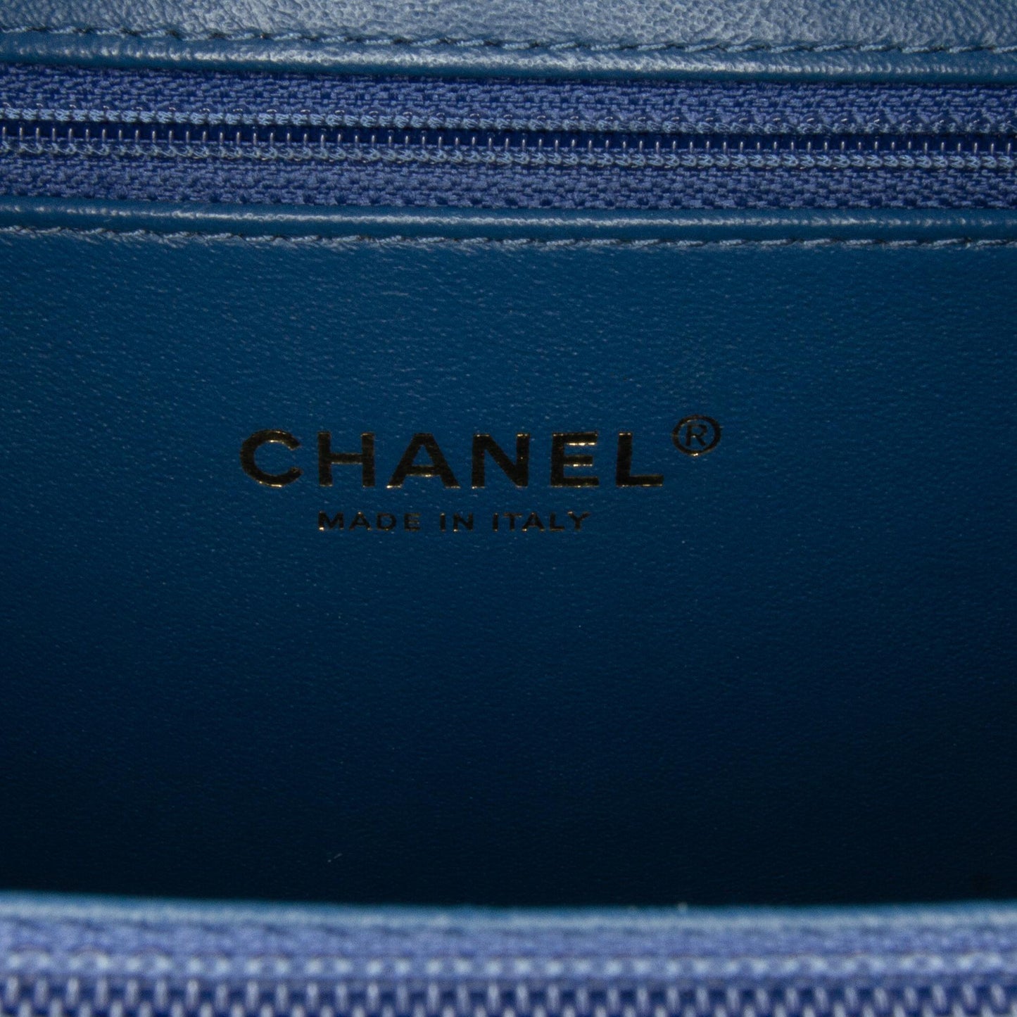 Chanel Medium CC Filigree Caviar Vanity Case (SHG-hDYH99)