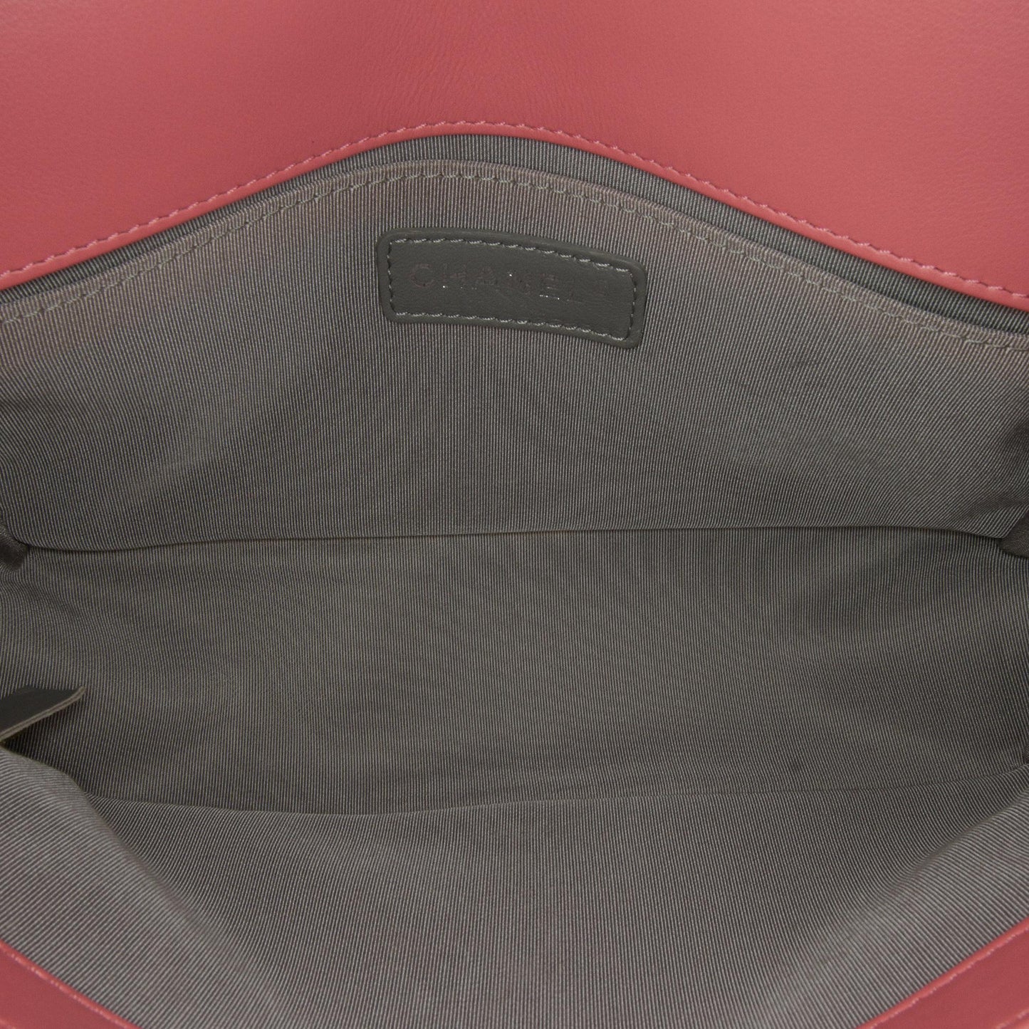 Chanel Medium Chevron Boy Flap (SHG-A6HoST)