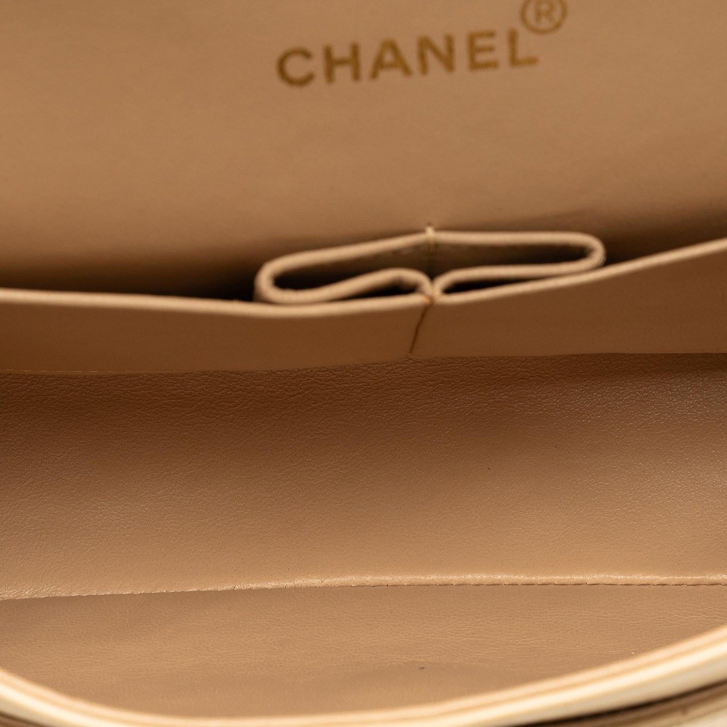 Chanel Medium Classic Lambskin Double Flap (SHG-Kr2lcw)