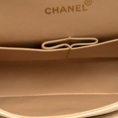 Chanel Medium Classic Lambskin Double Flap (SHG-Kr2lcw)