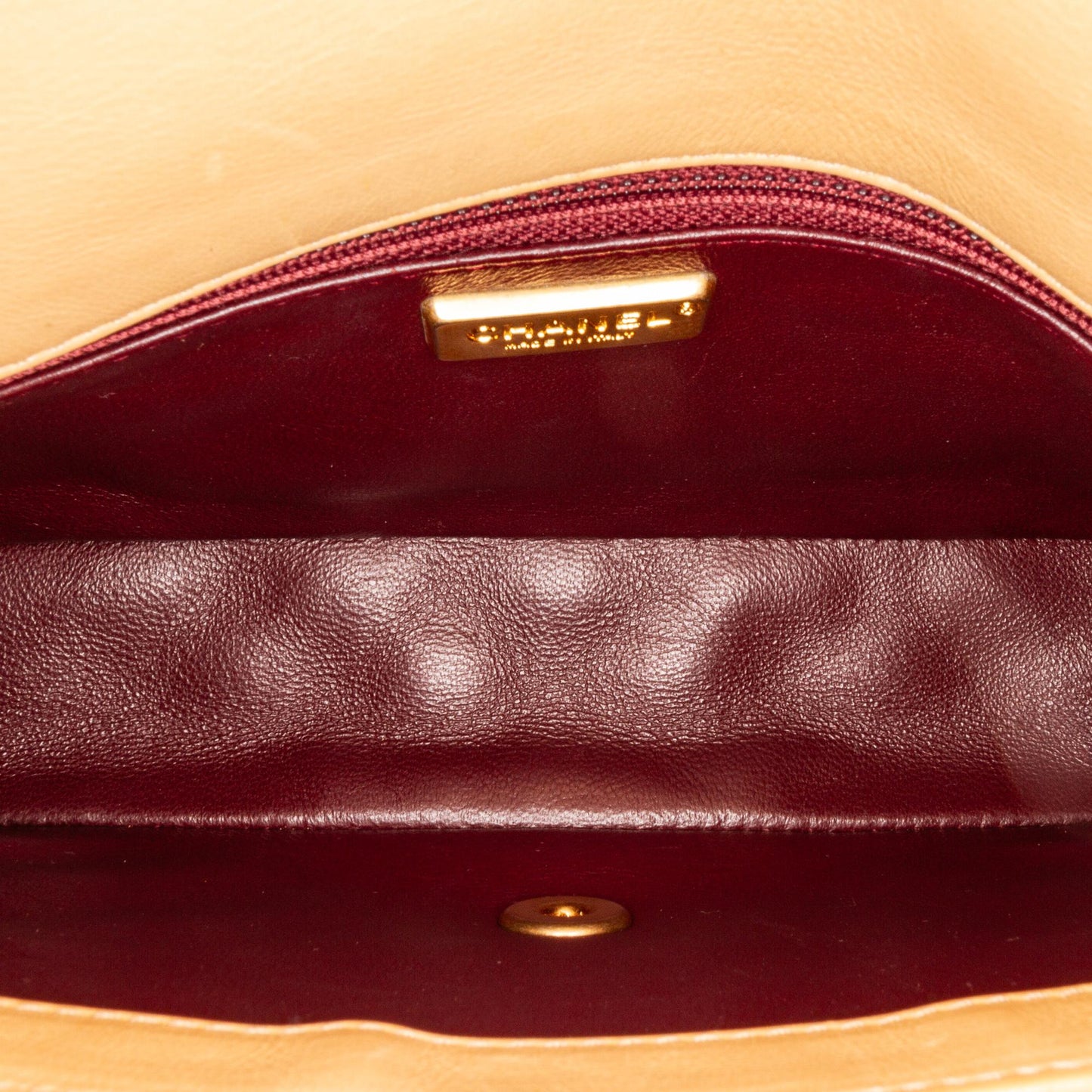Chanel Medium Classic Lambskin Metal Edge Shoulder Bag (SHG-0qisTN)