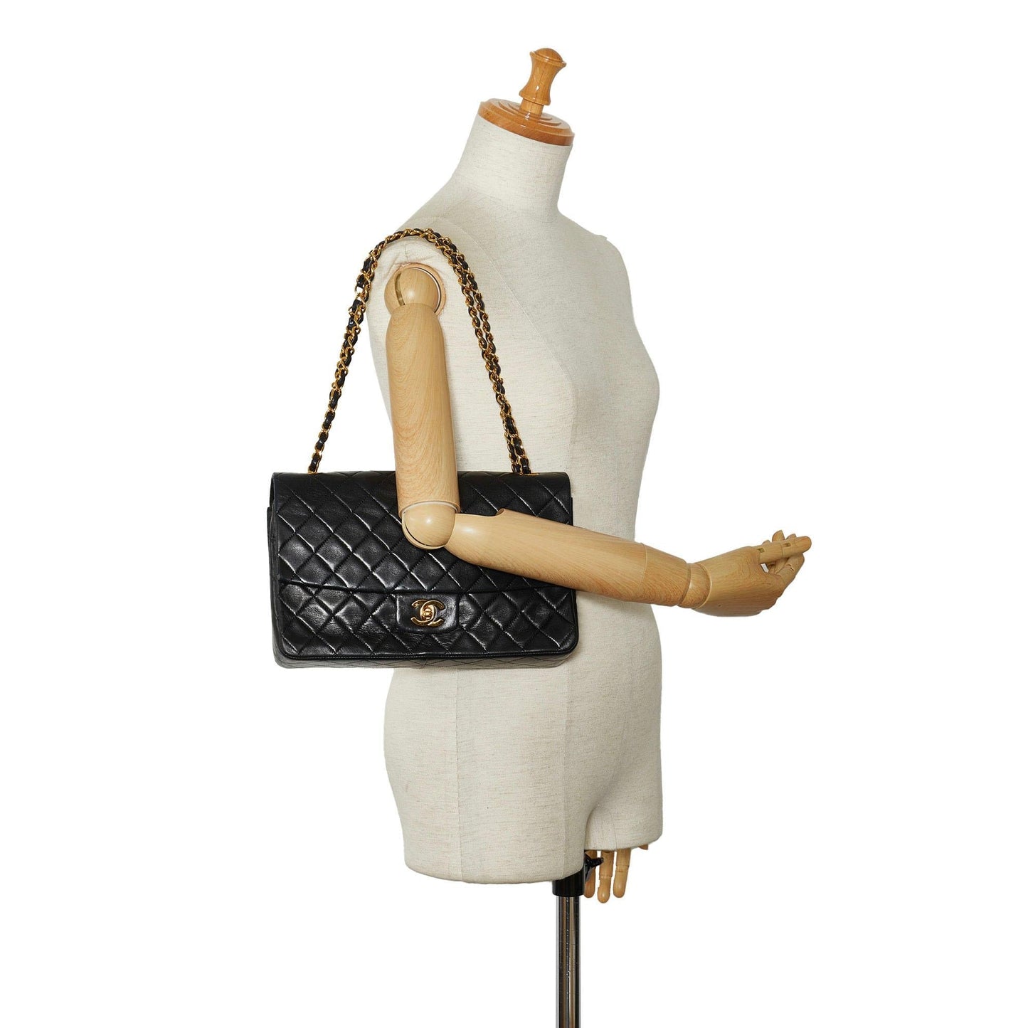 Chanel Medium Classic Lambskin Single Flap Bag (SHG-MX38qT)