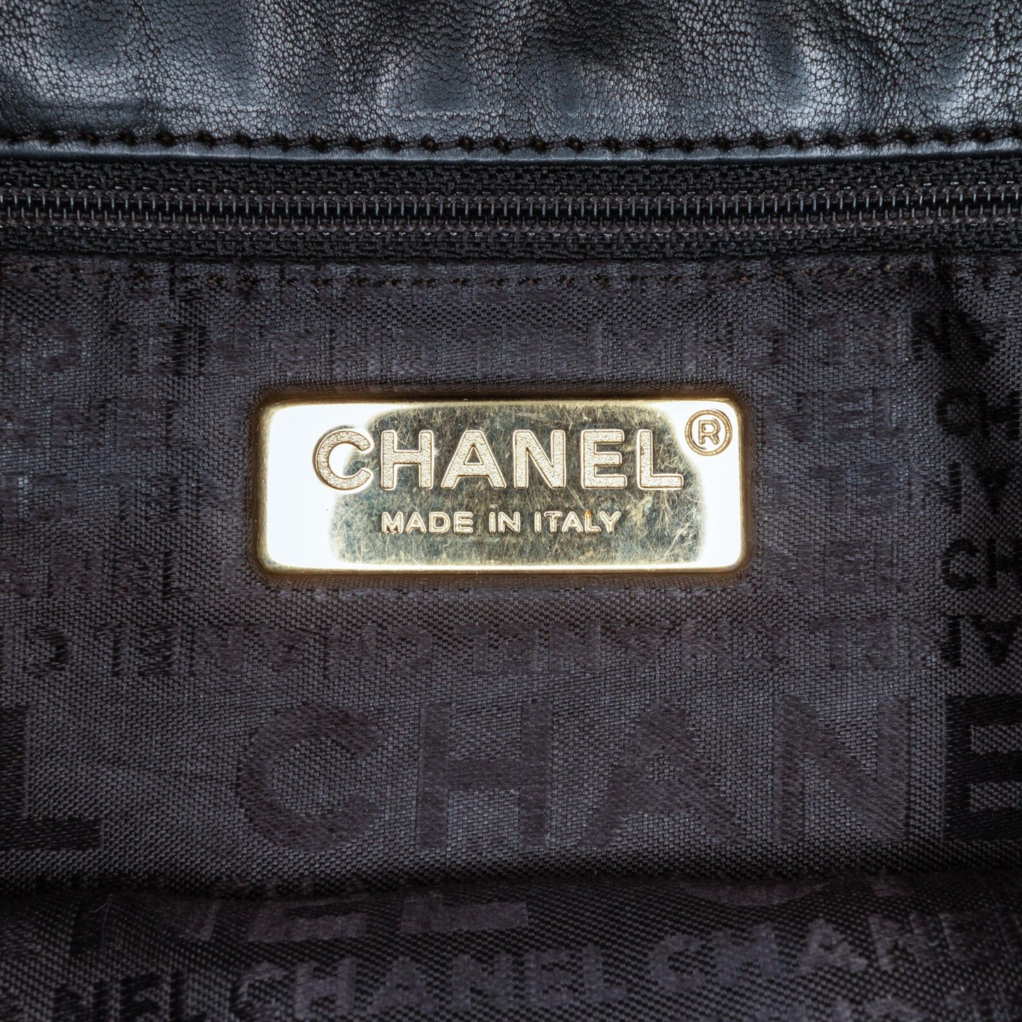 Chanel Medium Classic Lambskin Single Flap (SHG-OBN1xh)