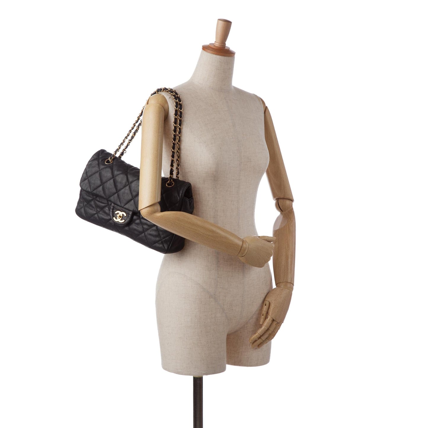 Chanel Medium Classic Lambskin Single Flap (SHG-OBN1xh)