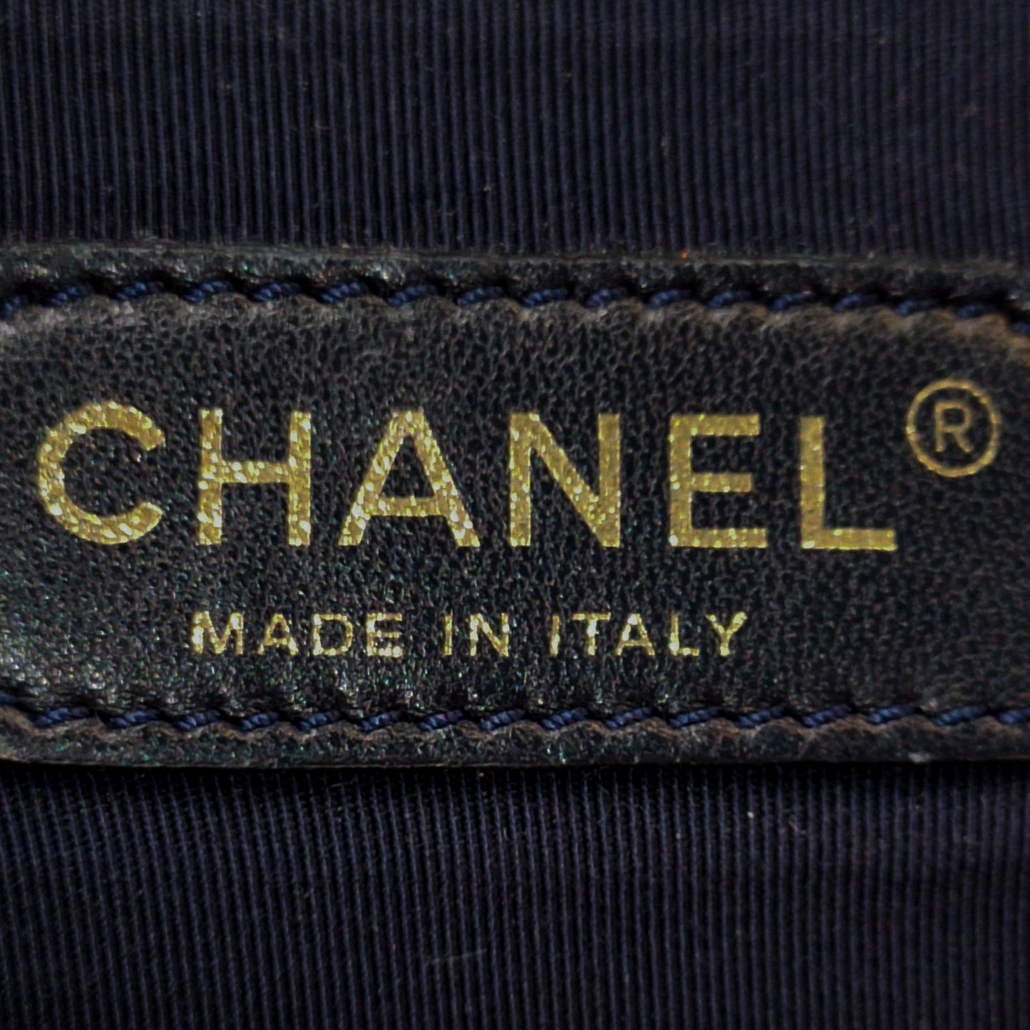 Chanel Medium Embossed Cube Boy Flap (SHG-FAdspW)