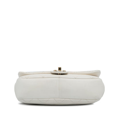 Chanel Medium Lambskin Bicolor Chain Flap Bag (SHG-JkQQCZ)