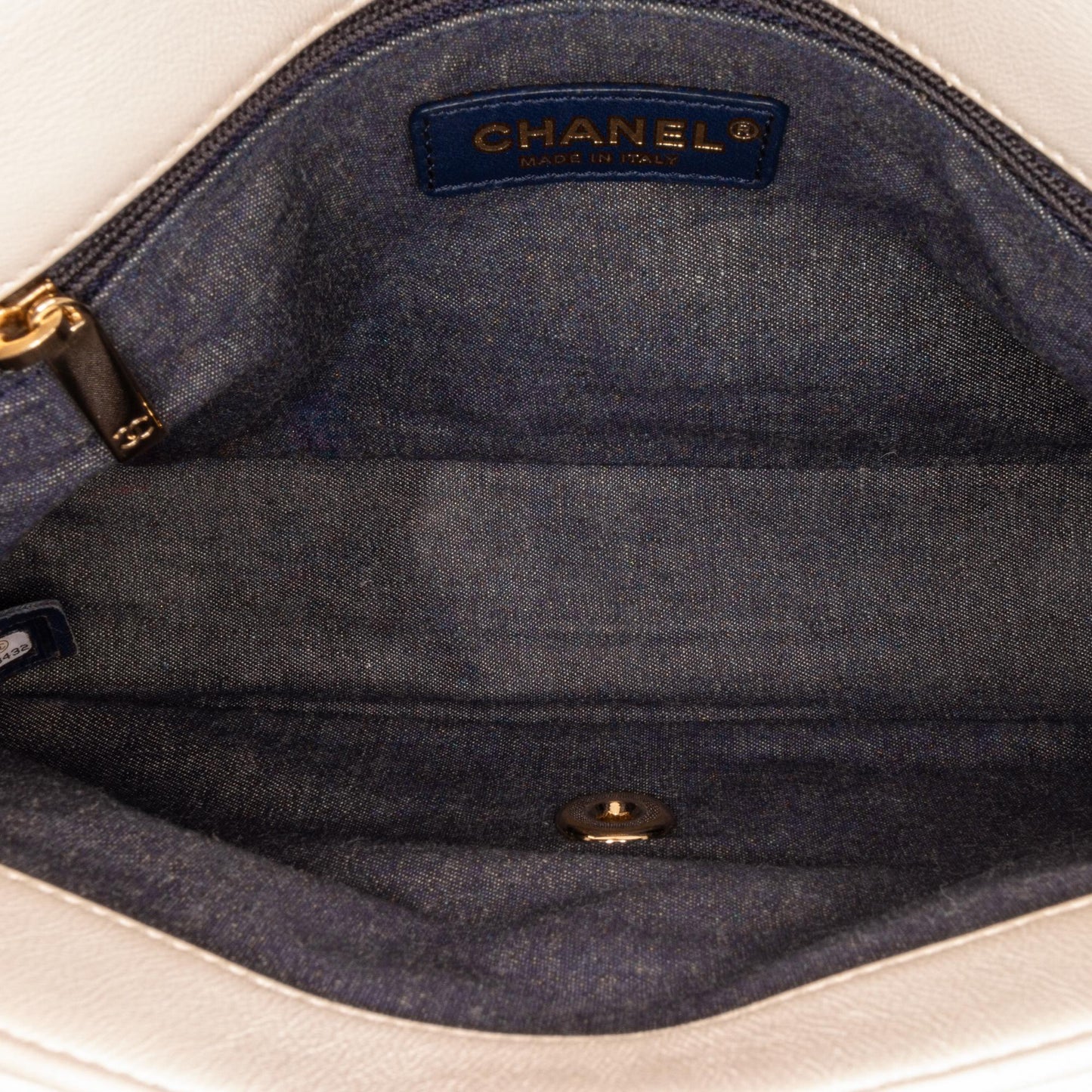 Chanel Medium Lambskin Bicolor Chain Flap Bag (SHG-JkQQCZ)