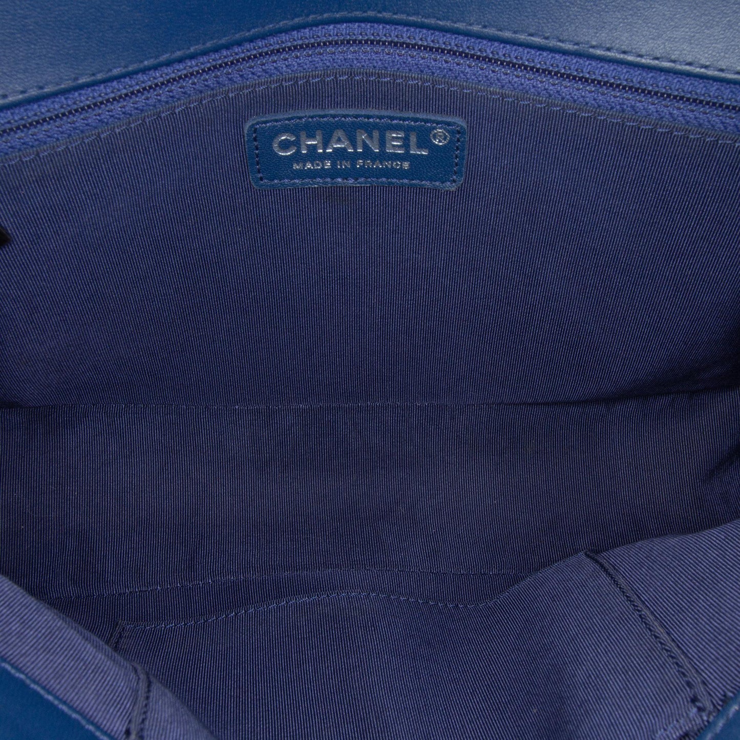Chanel Medium Lambskin Boy Flap Bag (SHG-VYNHf9)