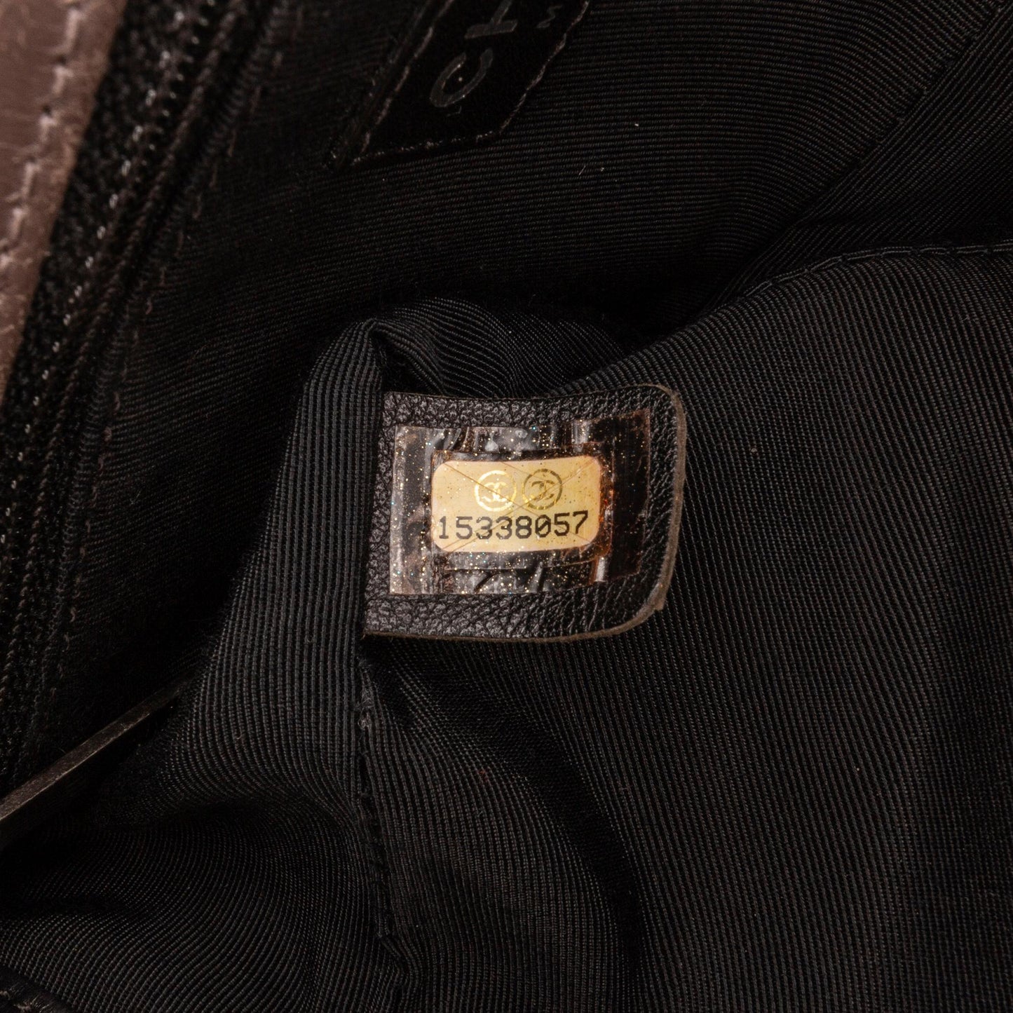 Chanel Medium Original Clasp Boy Bag (SHG-NdhCdS)