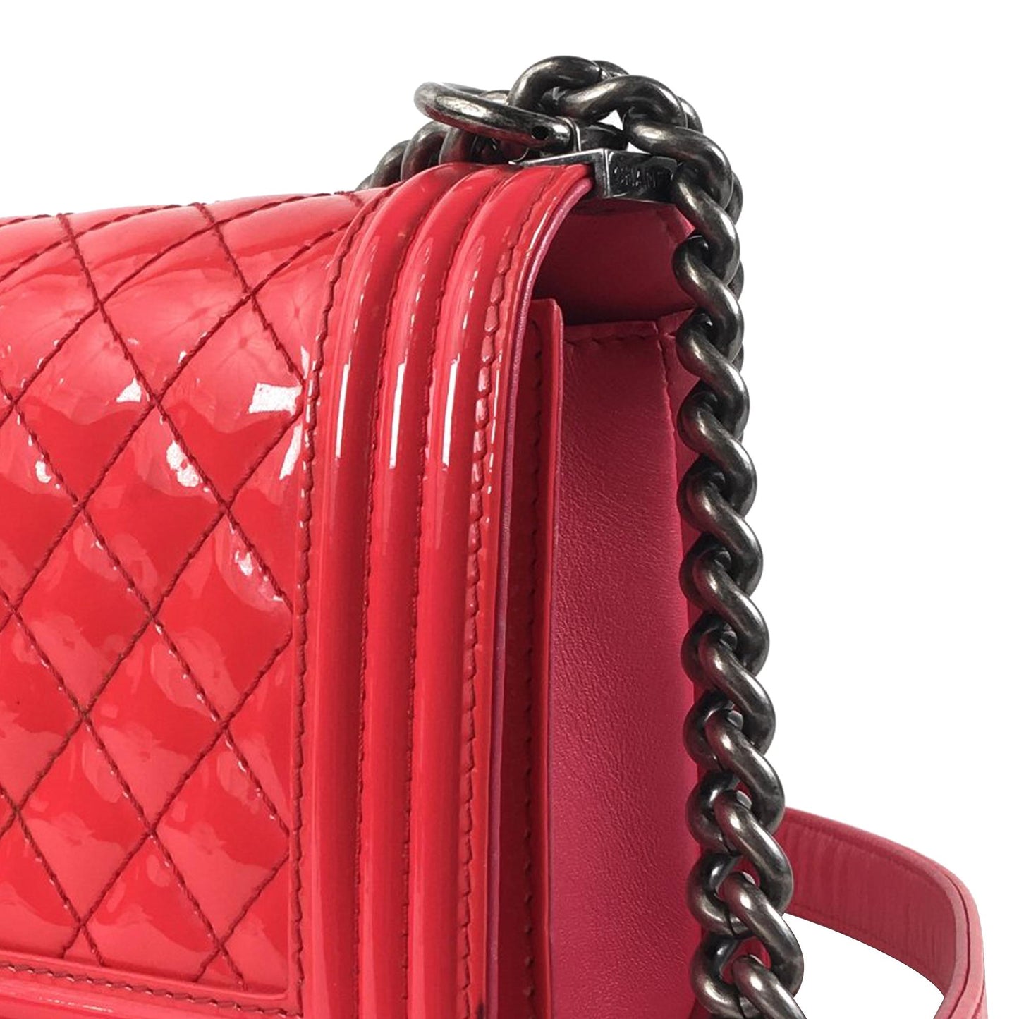 Chanel Medium Patent Boy Flap (SHG-5SohTg)