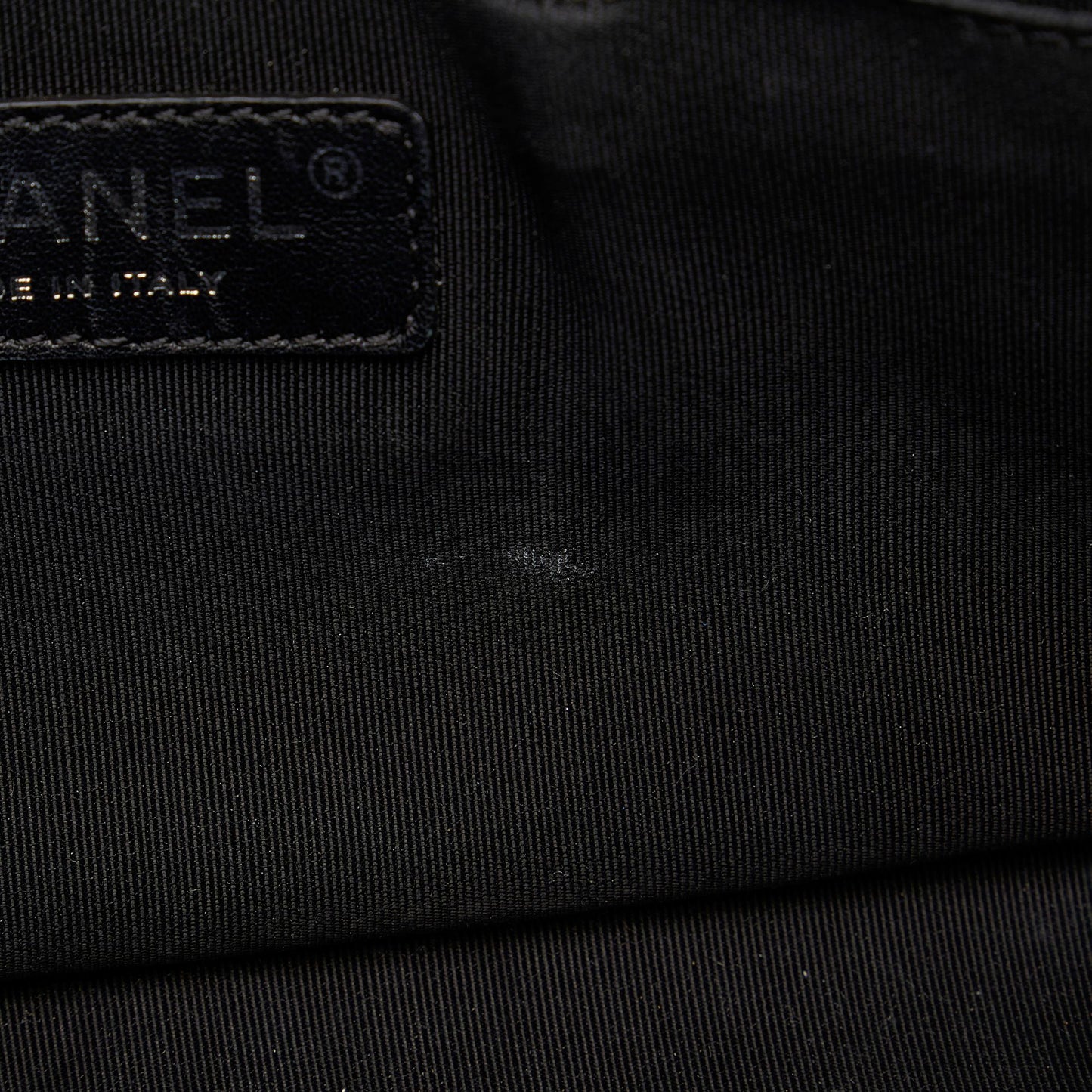 Chanel Medium Patent Boy Plexiglass Crossbody Bag (SHG-MIDfdG)