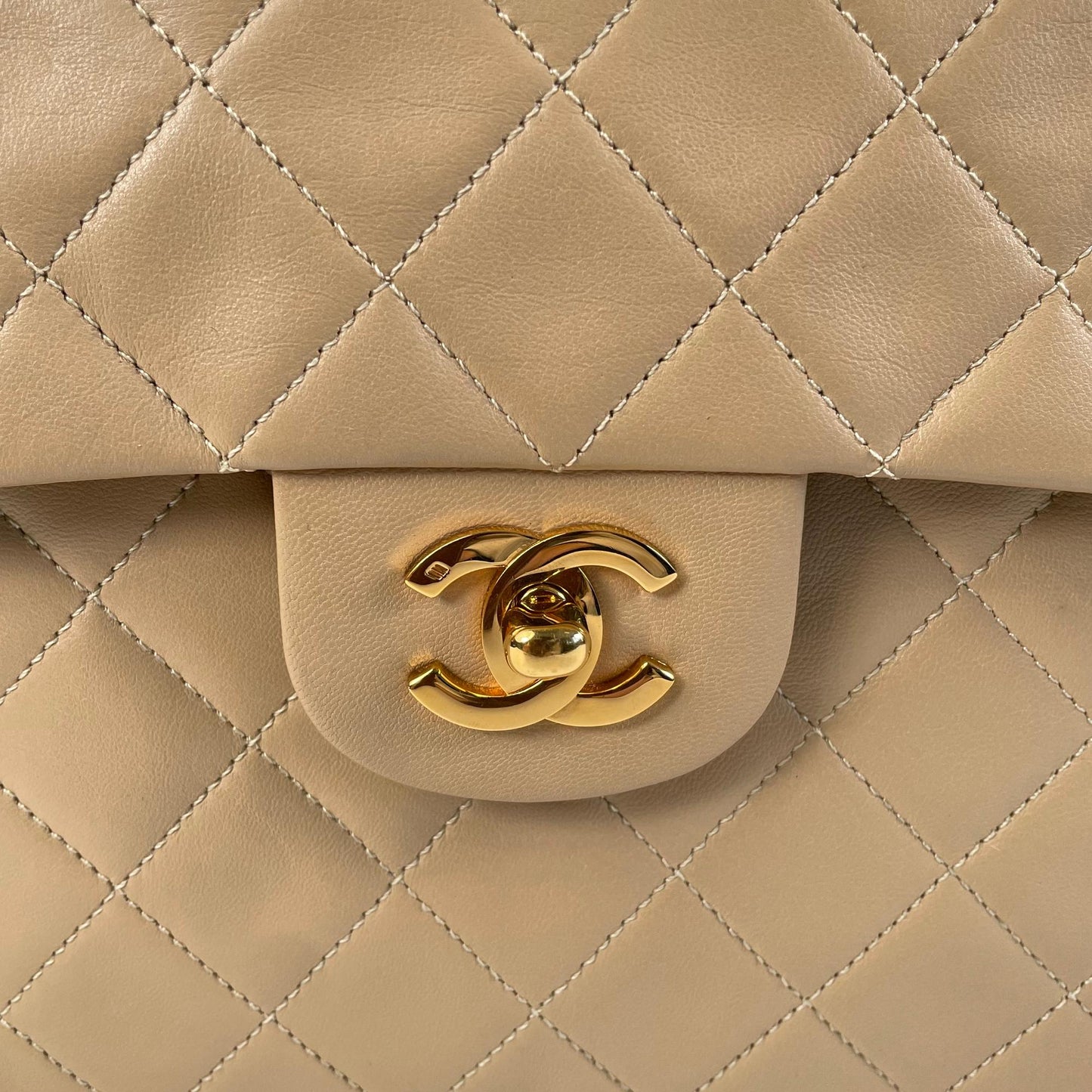 Chanel Medium Tall Classic Lambskin Double Flap (SHG-zWn37H)