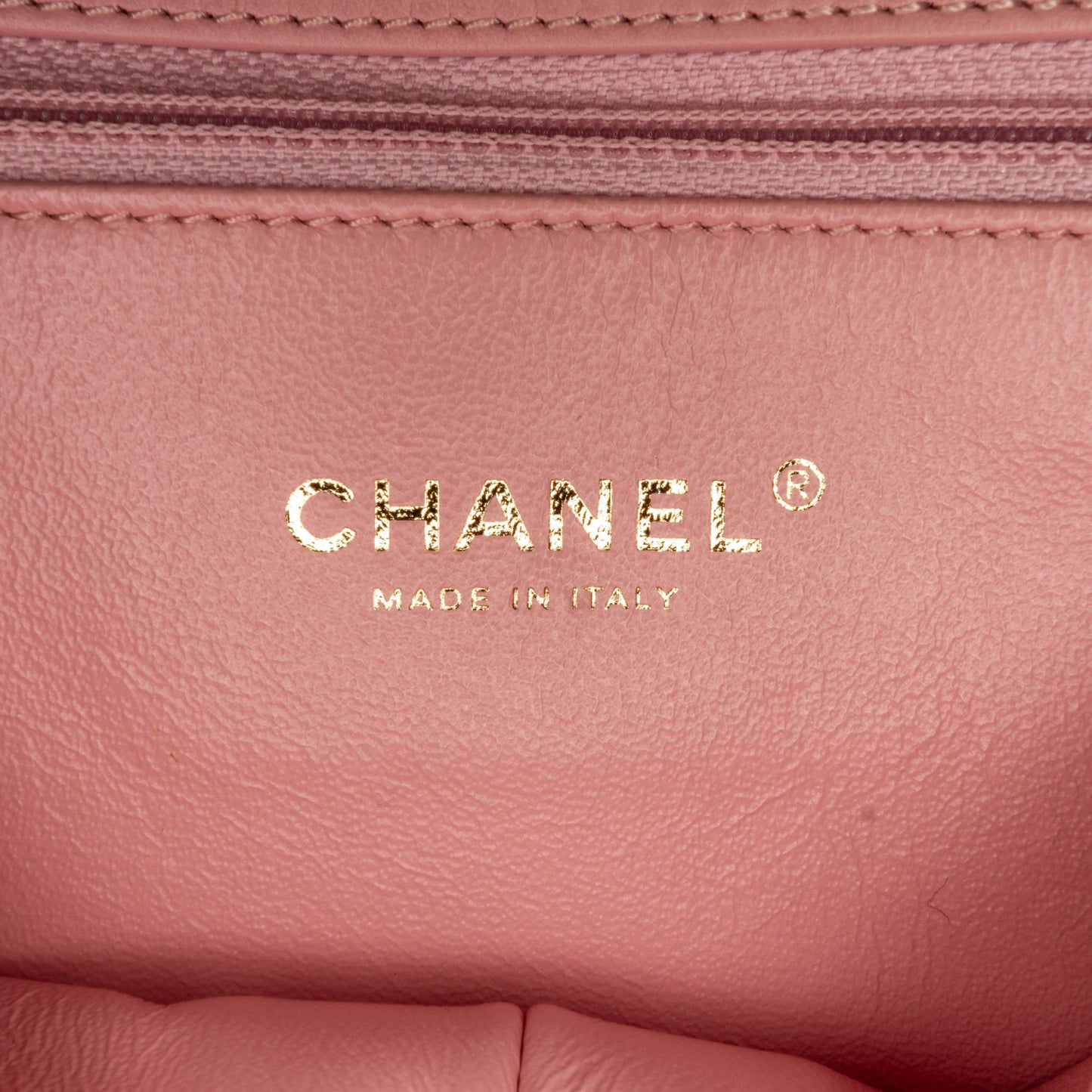 Chanel Medium Tweed Filigree Flap (SHG-AvwlCp)