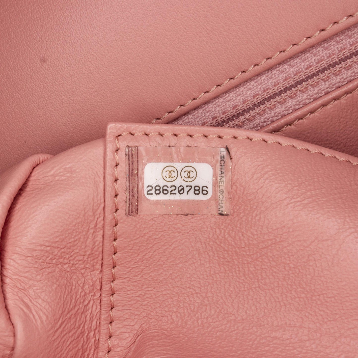 Chanel Medium Tweed Filigree Flap (SHG-AvwlCp)