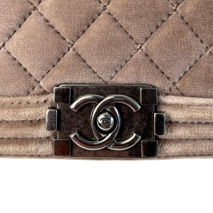 Chanel Mini Velvet Boy Flap Bag (SHG-42MkBL)