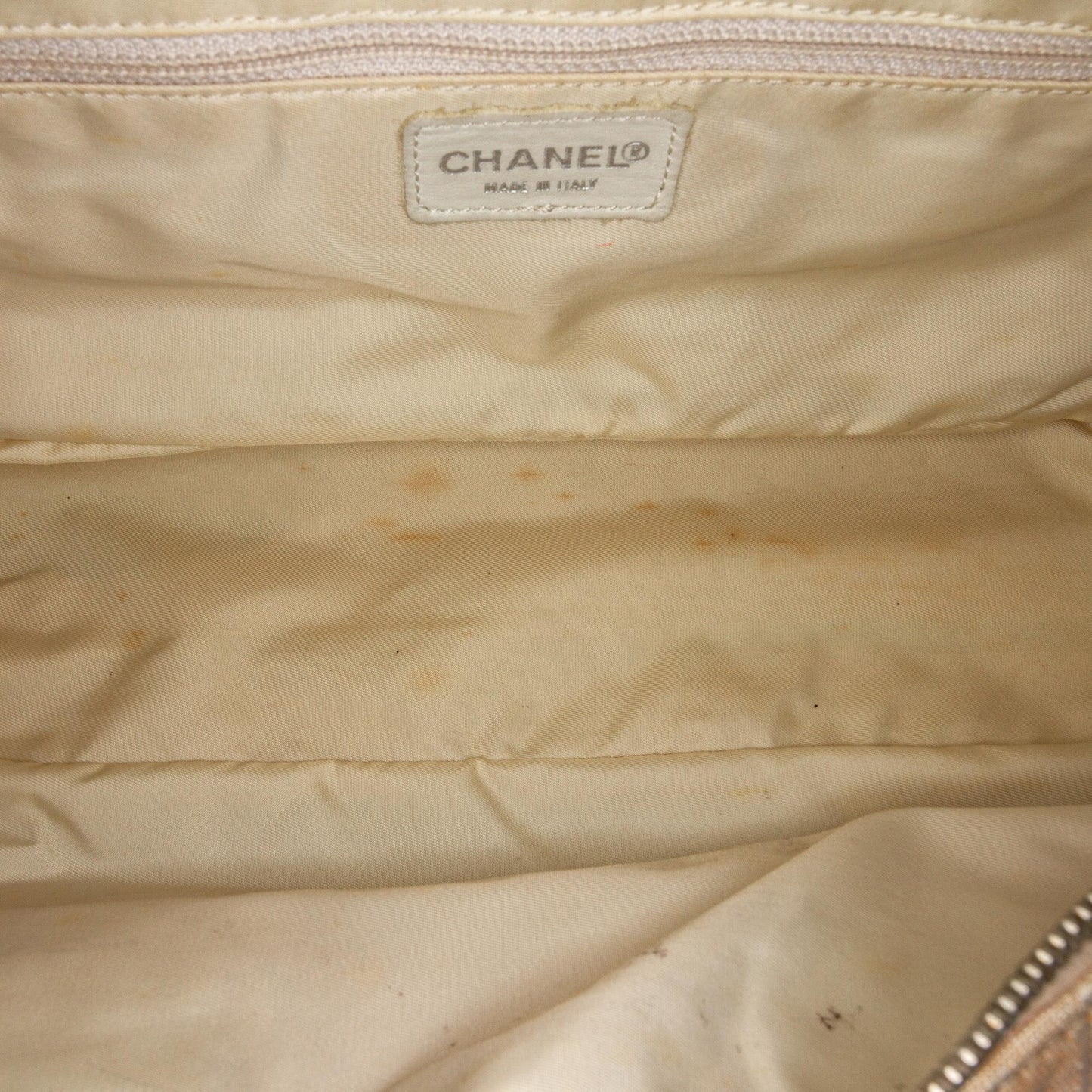 Chanel New Travel Line Canvas Handbag (SHG-30128)
