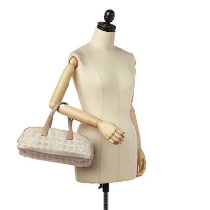 Chanel New Travel Line Canvas Handbag (SHG-1dbBYl)