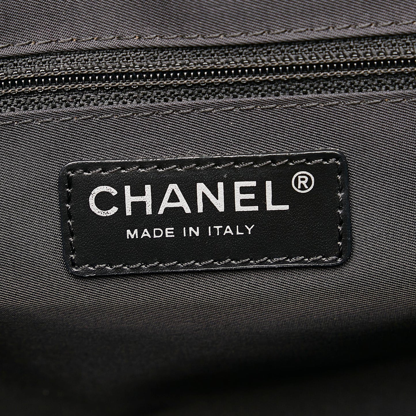 Chanel New Travel Line Handbag (SHG-cYPGJh)