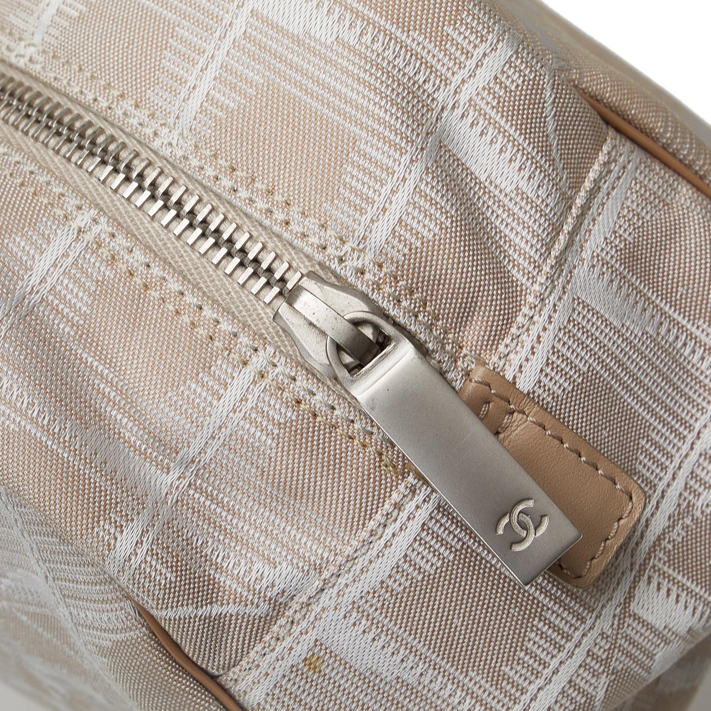 Chanel New Travel Line Handbag (SHG-thWTlc)