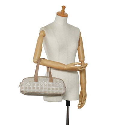 Chanel New Travel Line Handbag (SHG-vyY39u)