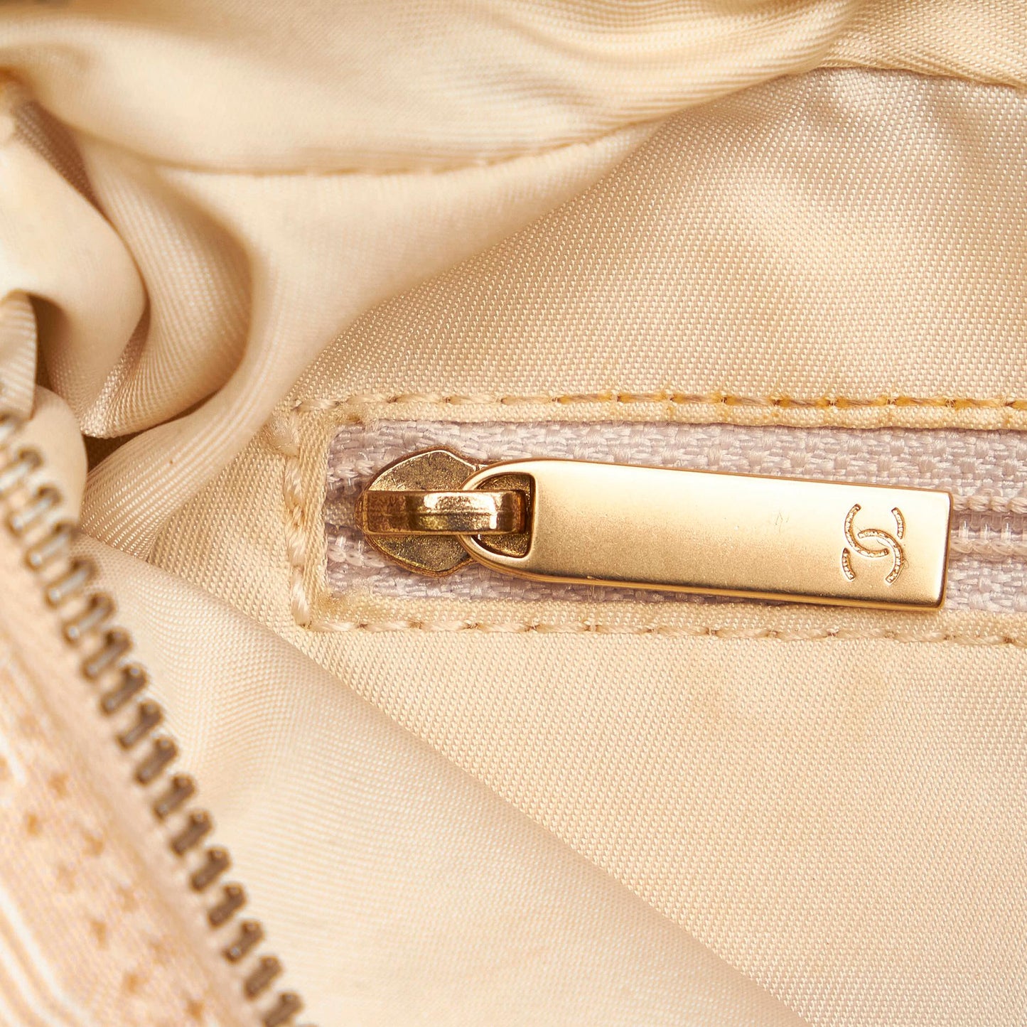 Chanel New Travel Line Nylon Handbag (SHG-29288)