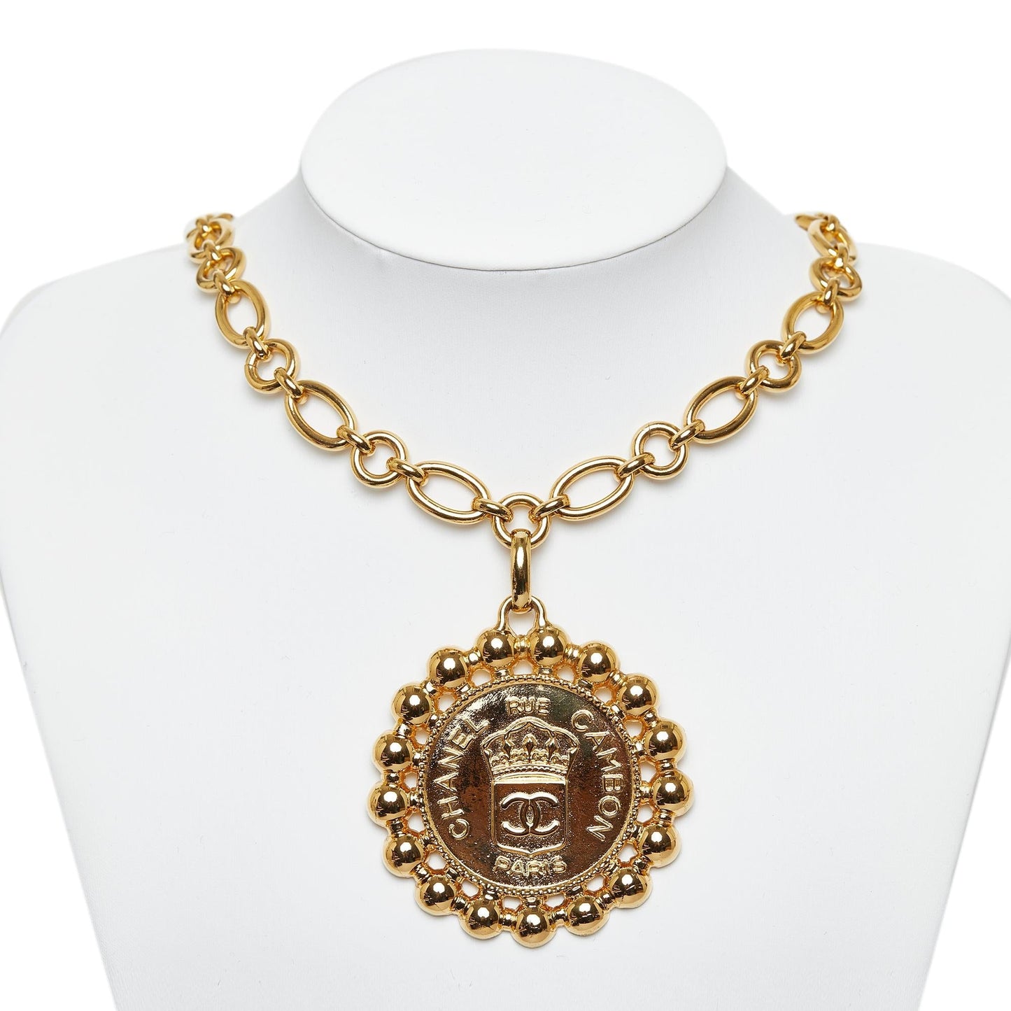 Chanel Oversized Cambon Medal Necklace (SHG-186ose)