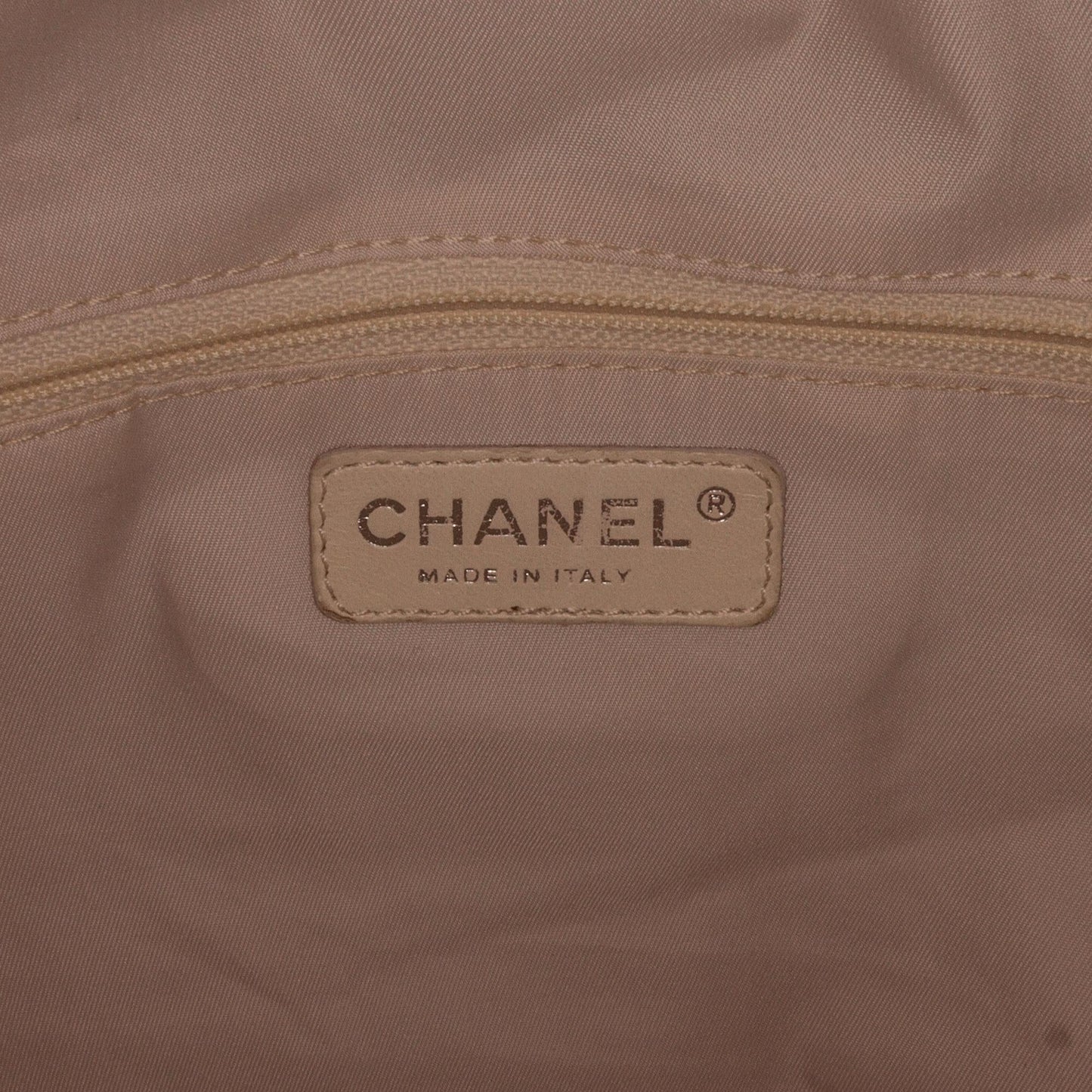Chanel Paris Biarritz Tote (SHG-lQIpZ7)