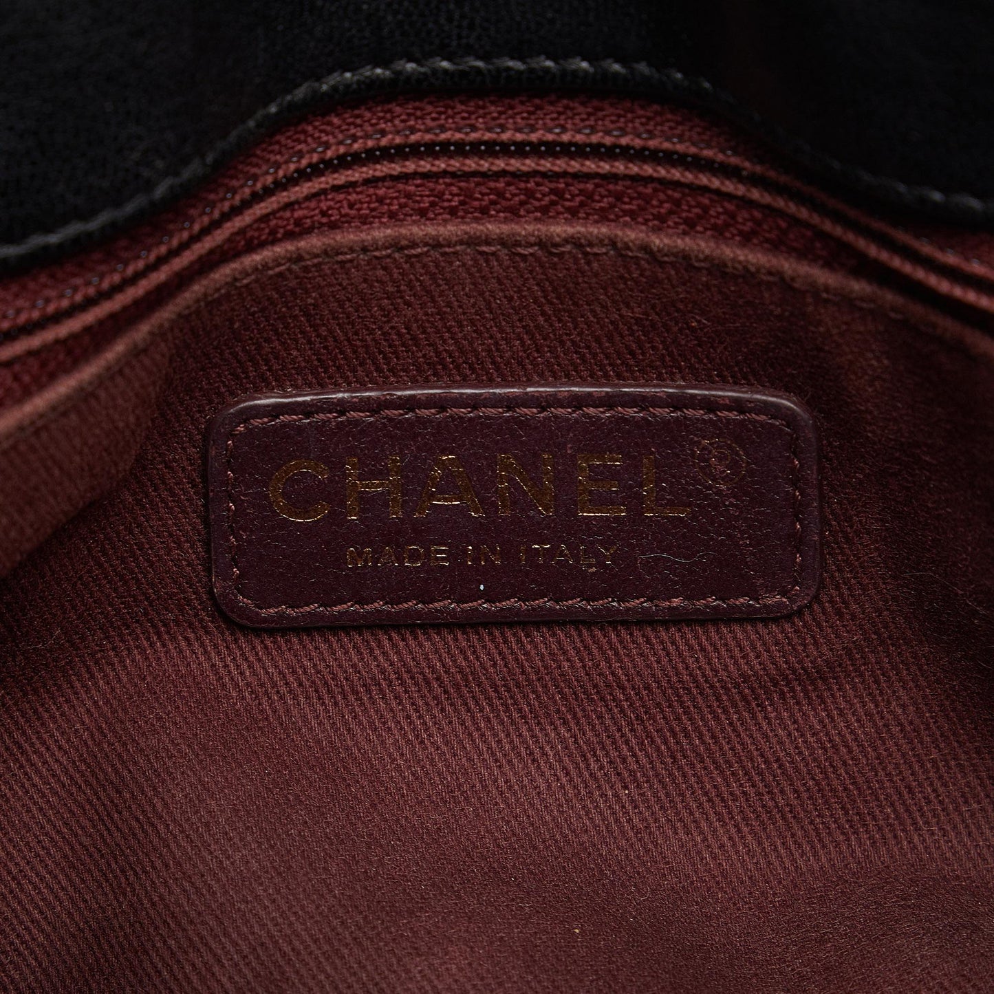 Chanel Patent Goatskin Paris Salzburg CC Eyelet Shoulder Bag (SHG-OuWTBq)