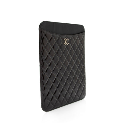 Chanel Patent Leather CC Brilliant iPad Case (SHF-NuaWXc)