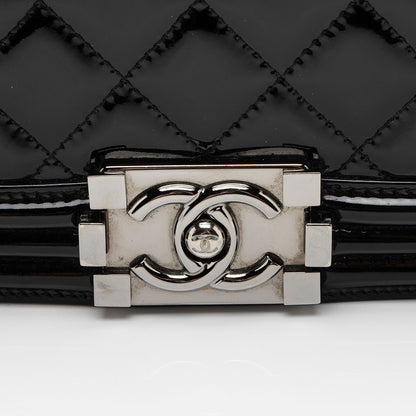Chanel Patent Leather Chevron New Medium Boy Bag (SHF-jPhBdY)