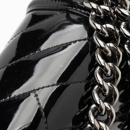 Chanel Patent Leather Chevron New Medium Boy Bag (SHF-jPhBdY)