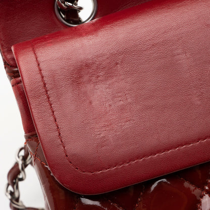 Chanel Patent Leather Classic Medium Double Flap Bag (SHF-BwsnL1)