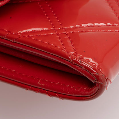 Chanel Patent Leather Diamond Stitch Flap Wallet (SHF-Ql4n4i)
