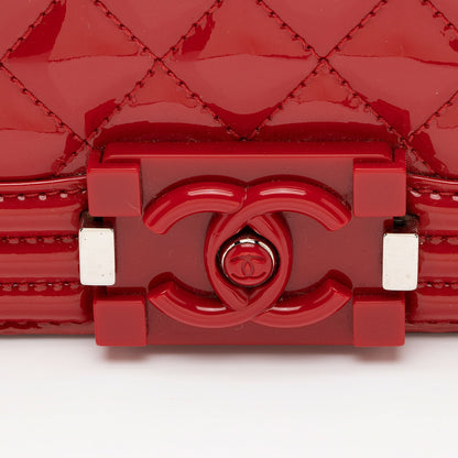 Chanel Patent Leather Plexiglass Old Medium Boy Bag (SHF-Gr7JKz)