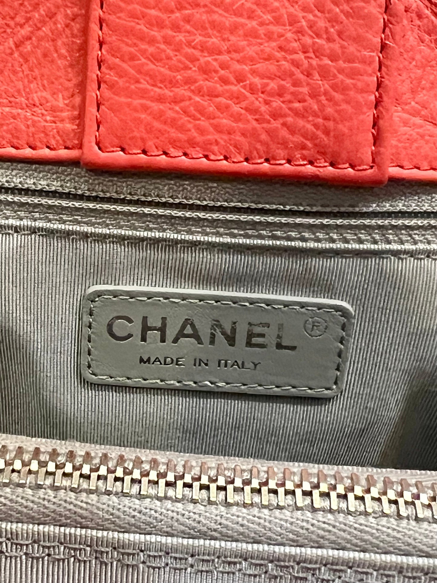 CHANEL PEBBLED LEATHER LARGE EXECUTIVE TOTE BAG WITH SHOULDER STRAP