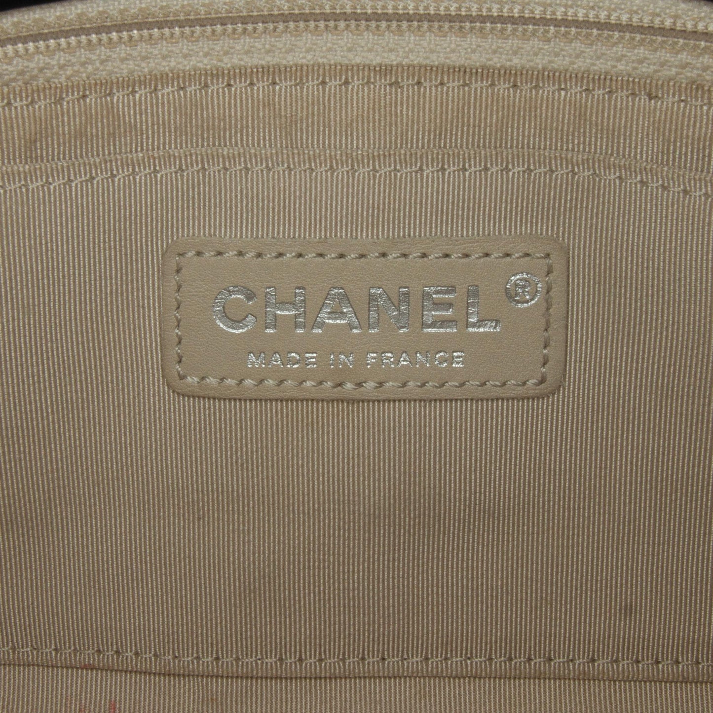 Chanel Perforated Classic Mini Rectangular Flap (SHG-NYfWbm)