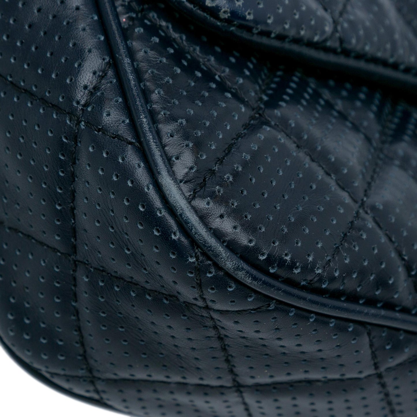 Chanel Perforated Classic Mini Rectangular Flap (SHG-NYfWbm)