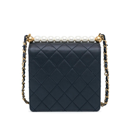 Chanel Small Chic Pearls Flap Bag (SHG-BMZQ5h)