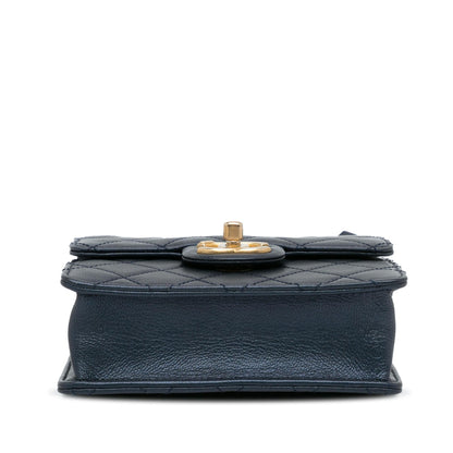 Chanel Small Chic Pearls Flap Bag (SHG-BMZQ5h)