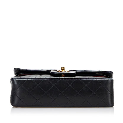 Chanel Small Classic Lambskin Double Flap Bag (SHG-JyubY0)