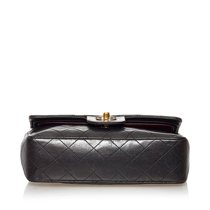 Chanel Small Classic Lambskin Double Flap (SHG-RnAYon)