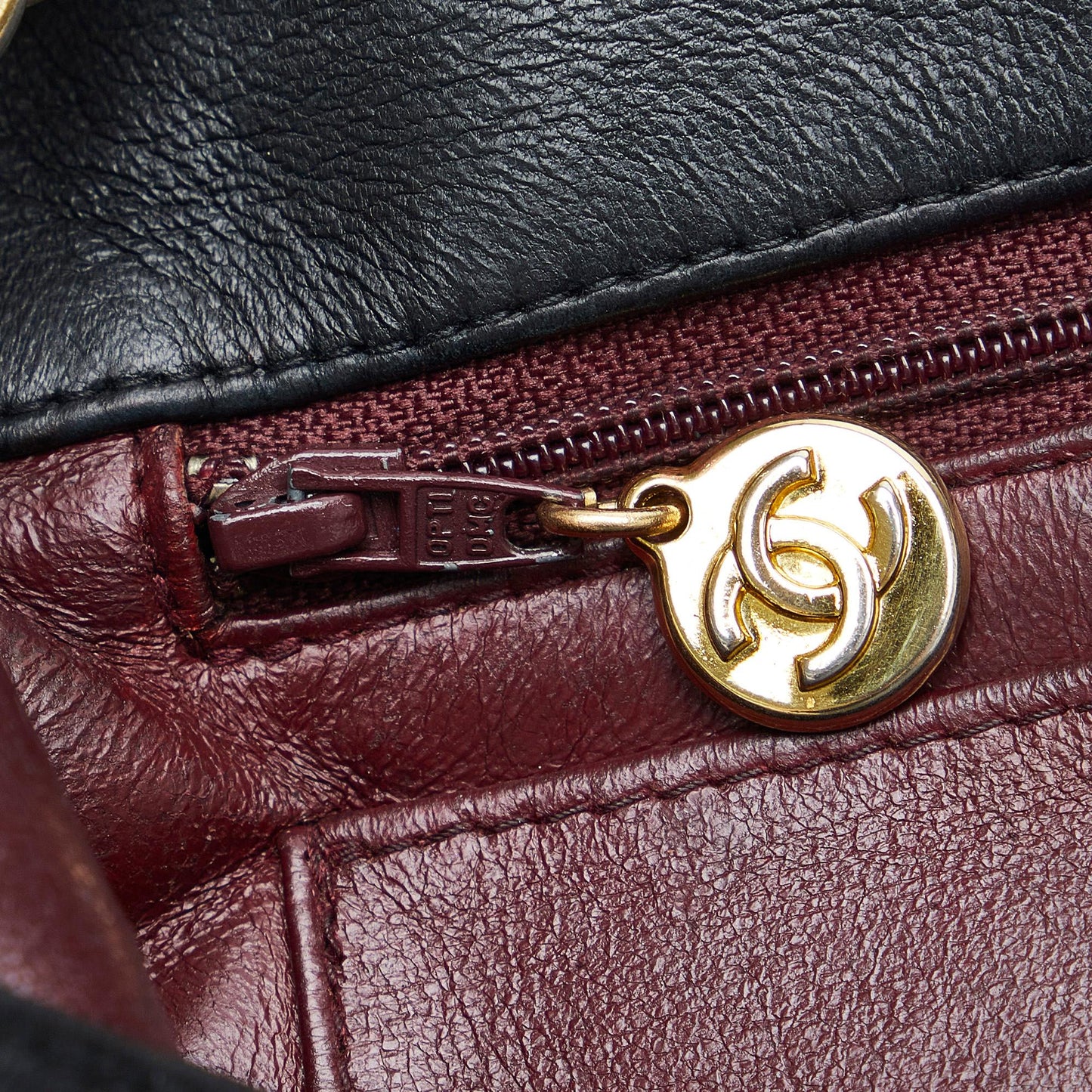 Chanel Small Lambskin Diana Flap (SHG-8DGqg7)