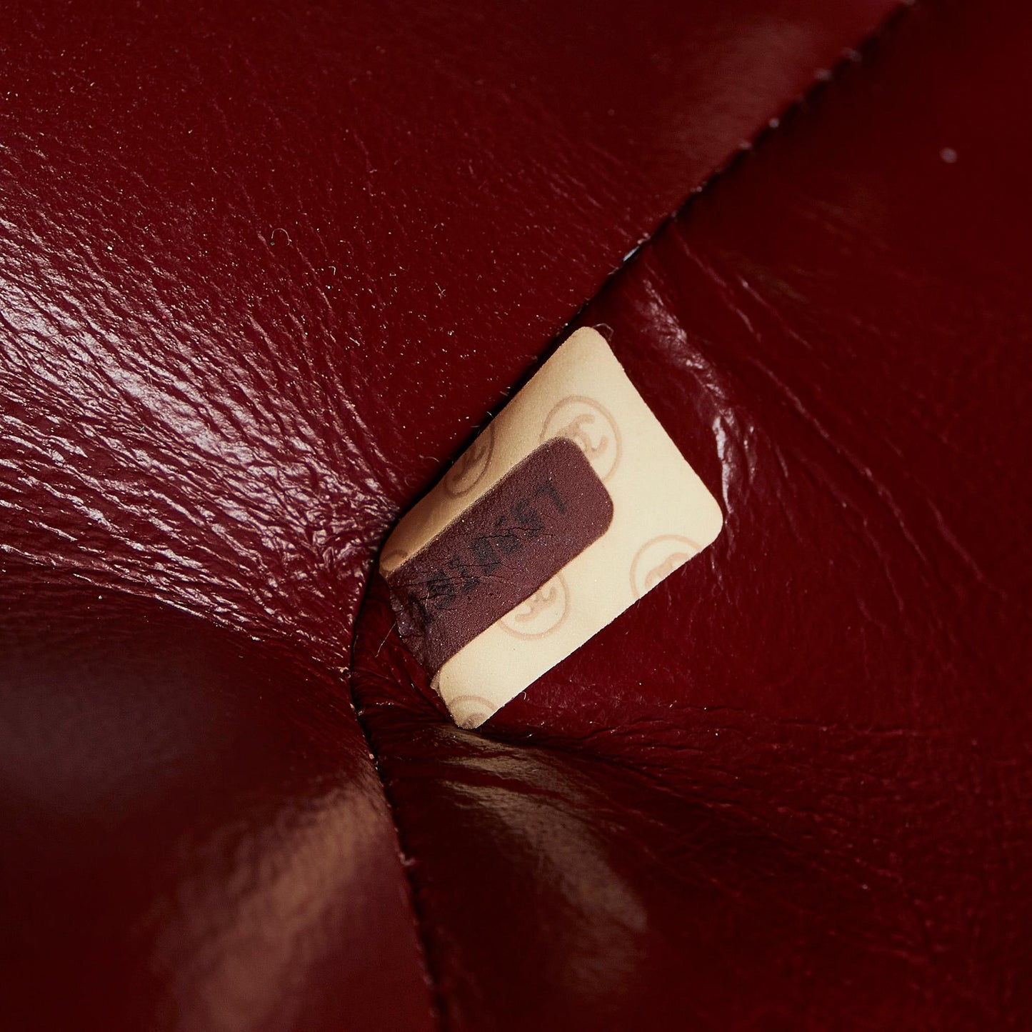 Chanel Small Lambskin Diana (SHG-Qg8icT)