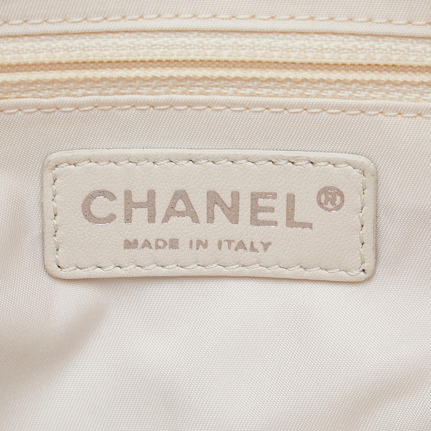 Chanel Small Paris-Biarritz Tote (SHG-76w84N)